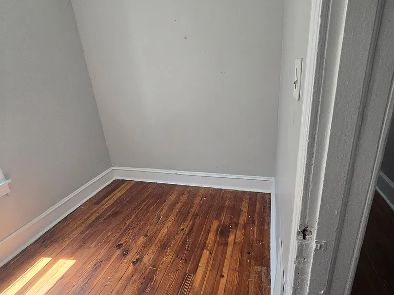 1249 N Alden St — Photo 9