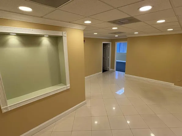 2727 E Oakland Park Blvd, Fort Lauderdale, FL