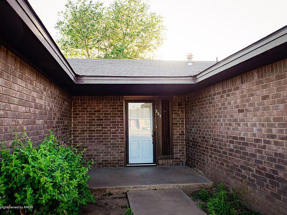 3rd image of 237 Ironwood St