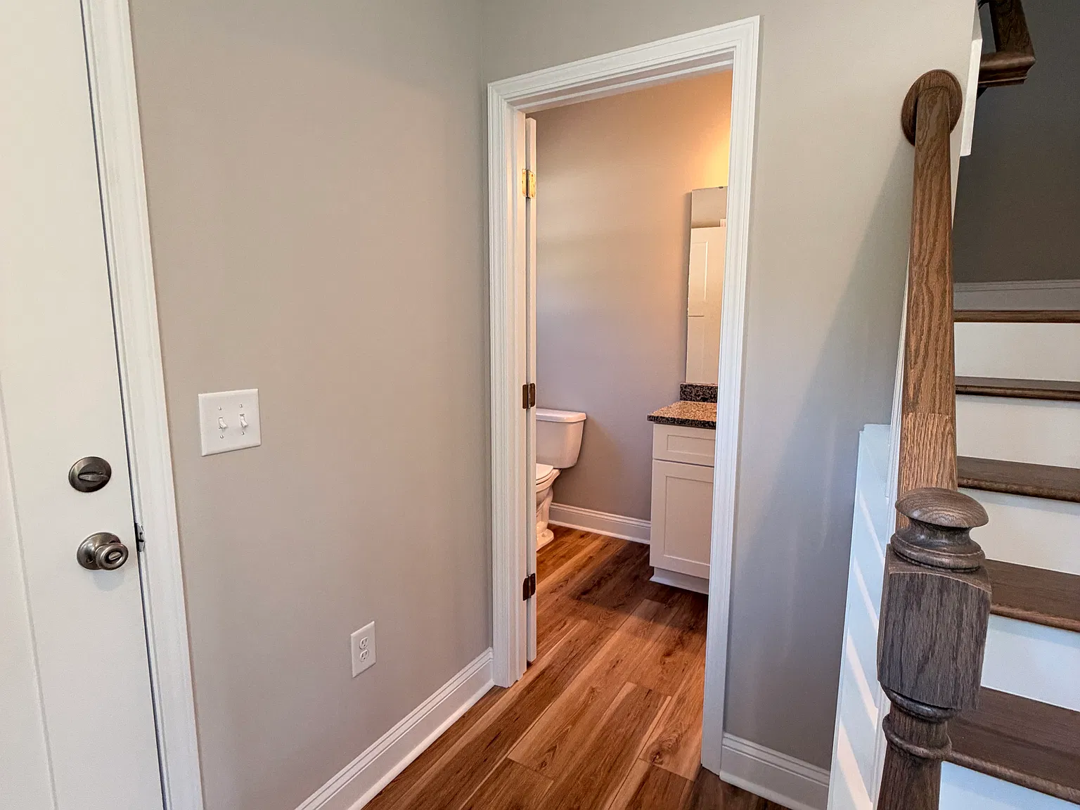 3 bed, 2.5 bath, 1470 sqft, $2,000 — Photo 2