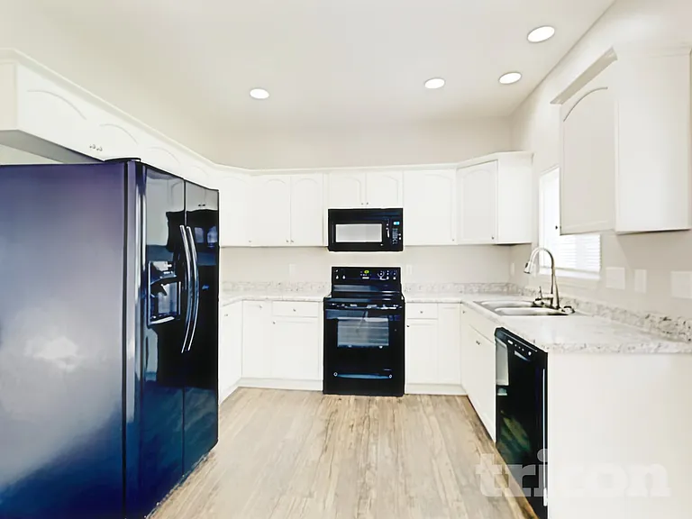2897 Shady Lane Ave — Photo 7