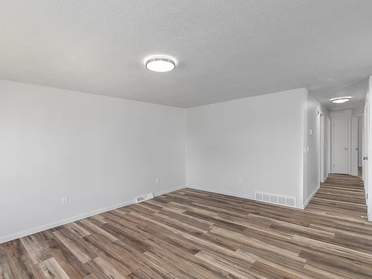 1143 Ardmore Ave SW — Photo 6