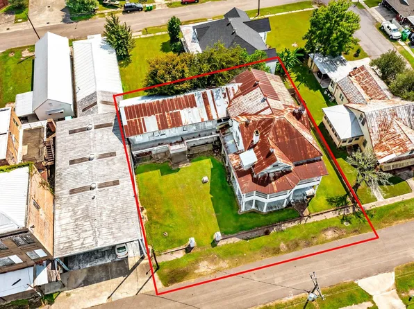 215 Franklin Ave, Napoleonville, LA 70390