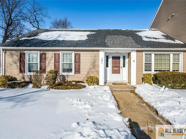 38 E Concord Ln #E, Monroe Township, NJ 08831