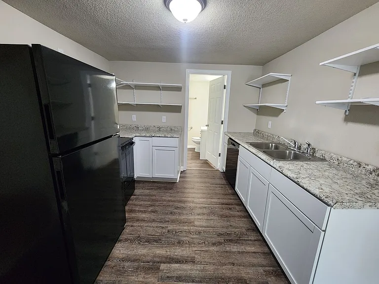 410 N Grant St — Photo 3