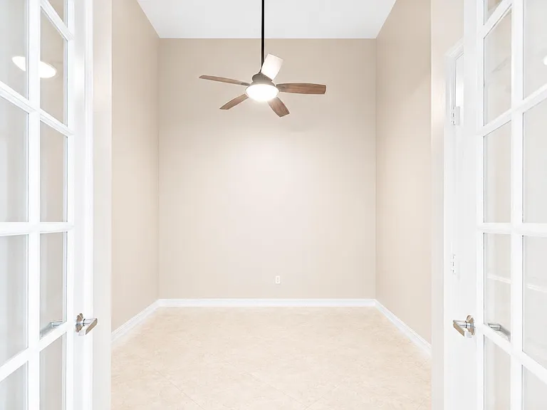 701 S Olive Ave #303 — Photo 17