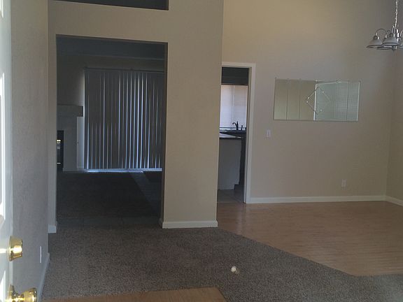 3rd image of 10442 Bouquet Ave