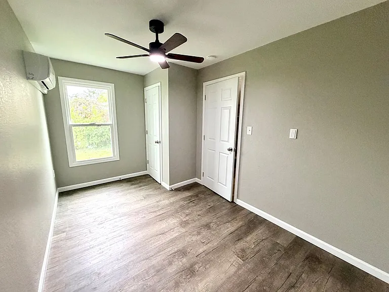 312 Twyman Sq — Photo 7