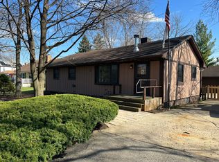 325 Roger Rd, Darien, IL 60561