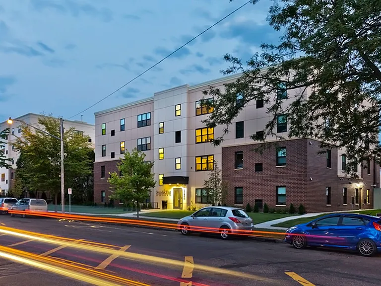 Grand and Finn Apartments — Photo 12