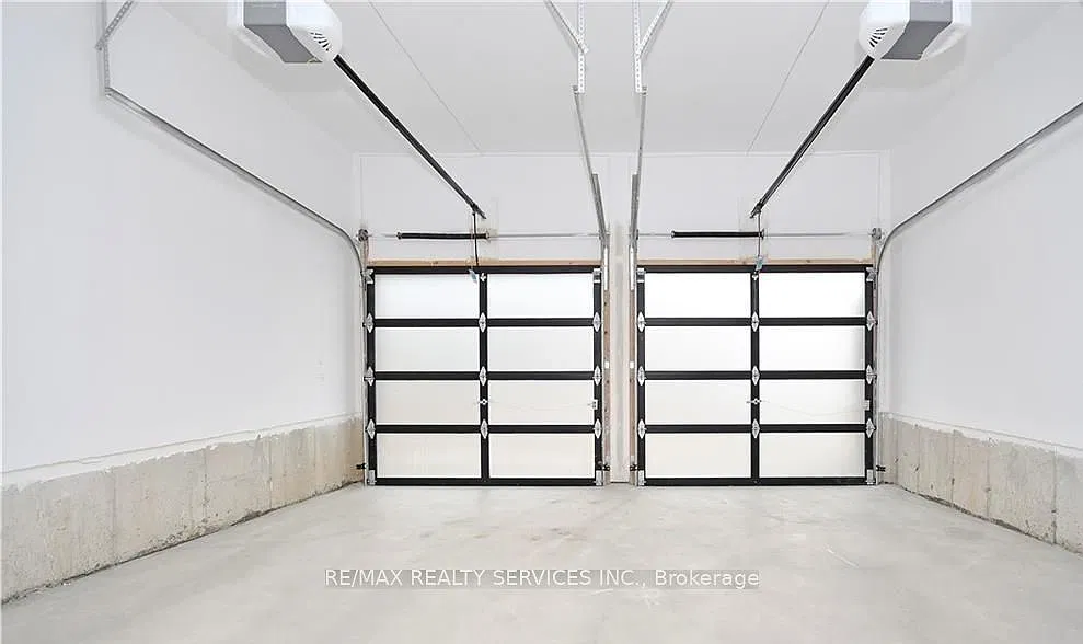 4 bed, $3,000 — Photo 2
