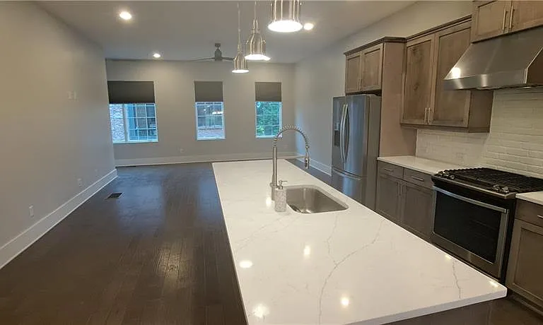 306 Fair St — Photo 3