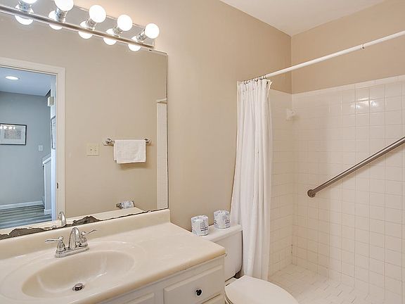 4th image of 1804 Gulf Beach Dr #I3