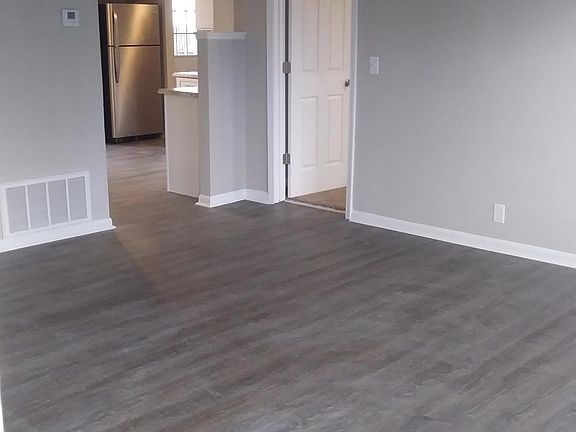 4th image of 13307 Tennis Blvd
