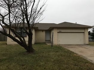 2846 W Katella Ln, Springfield, MO 65807