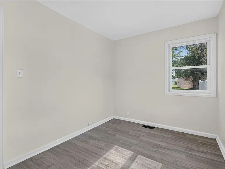 4507 Silver Ln — Photo 8