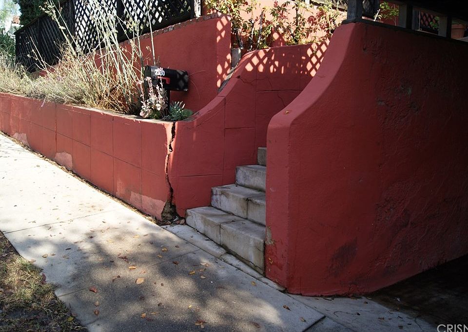 2nd image of 2332 Echo Park Ave