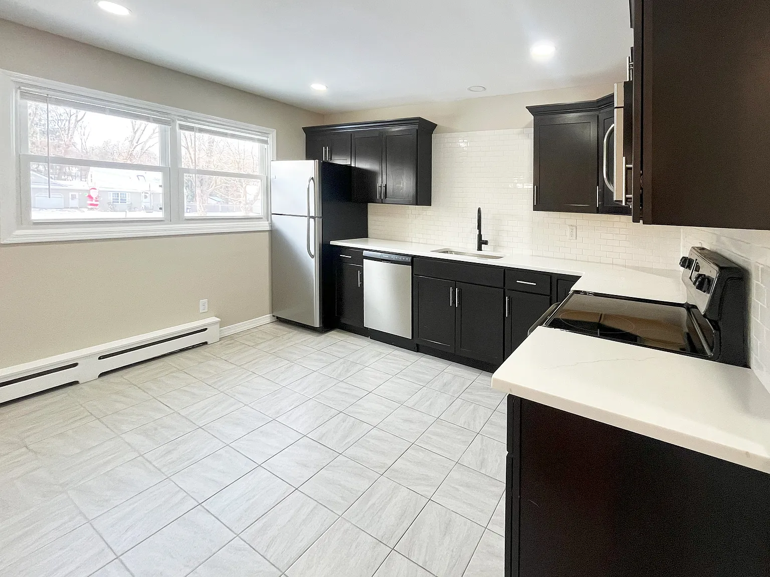 3 bed, 1.5 bath, 1300 sqft, $2,500 — Photo 4
