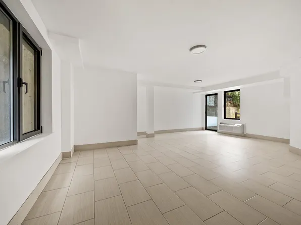 138 Seeley Street image 7 of 8