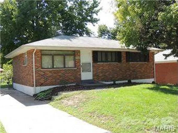 1144 Cove Ln, Saint Louis, MO 63138