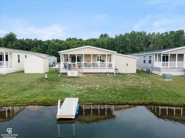 6281 Square Lake Dr, Kimball, MI 48074