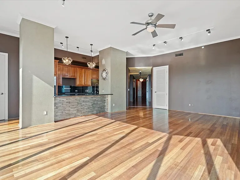 360 E Desert Inn Rd #403 — Photo 11