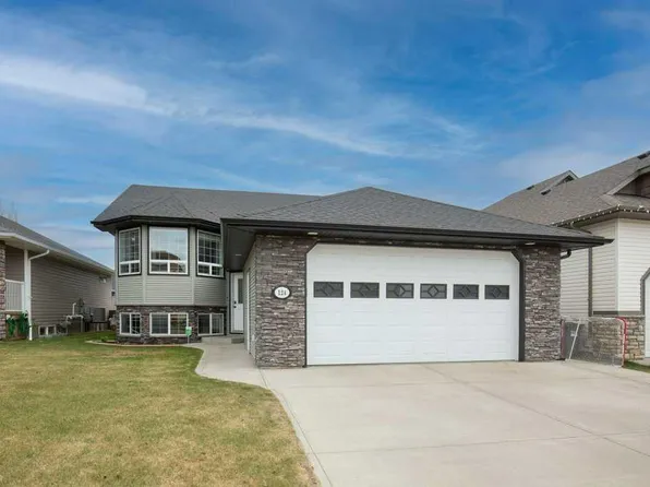 124 S Vincent Close, Red Deer, AB T4R 0H8