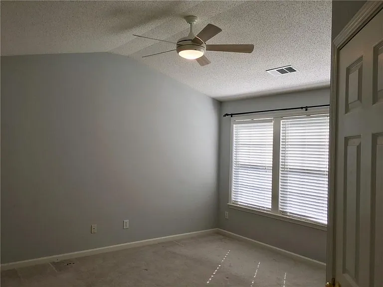6004 Falling Water Ct — Photo 15