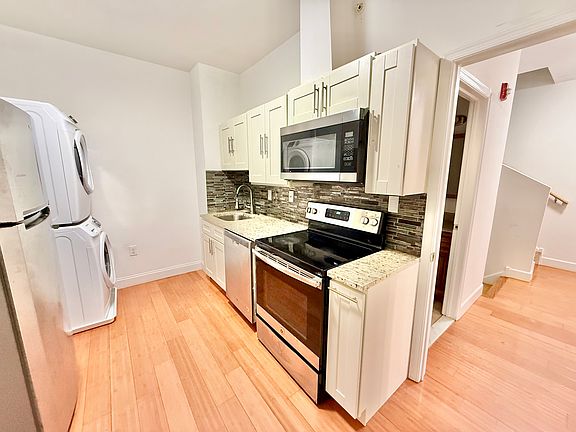 2nd image of 1030 Wood St #4