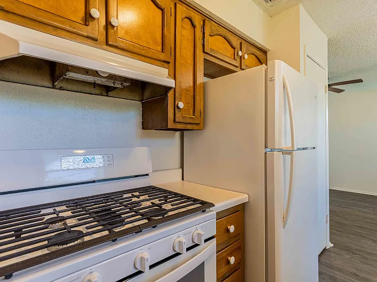 4910 Tennyson Dr — Photo 11