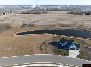 2140 Deerwood Dr, Mankato, MN 56003