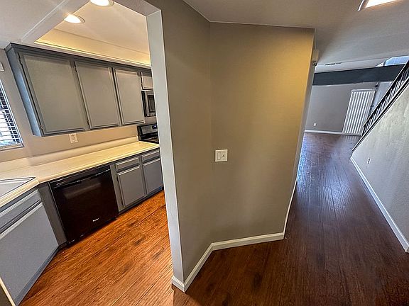 2nd image of 4424 W San Jose St #22
