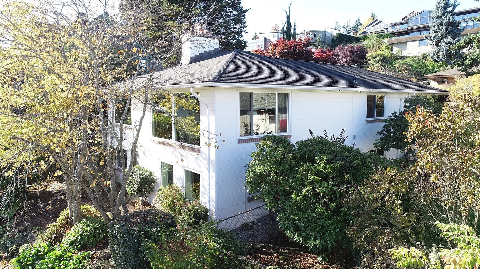 5630 40th Avenue W photo 1