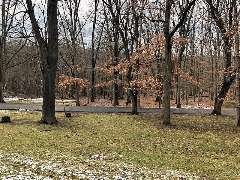 2nd image of 433 Munntown Rd