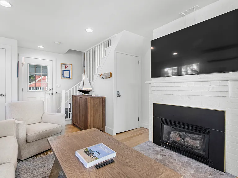 15 Cottage Rd — Photo 10