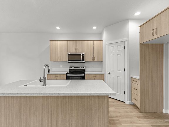 3rd image of 1079 Woods Bog Ct