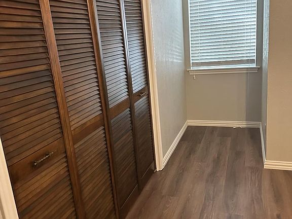 5th image of 3903 Shady Valley Dr