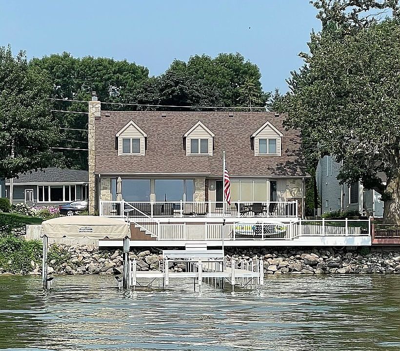 1st image of 1615 N Shore Dr
