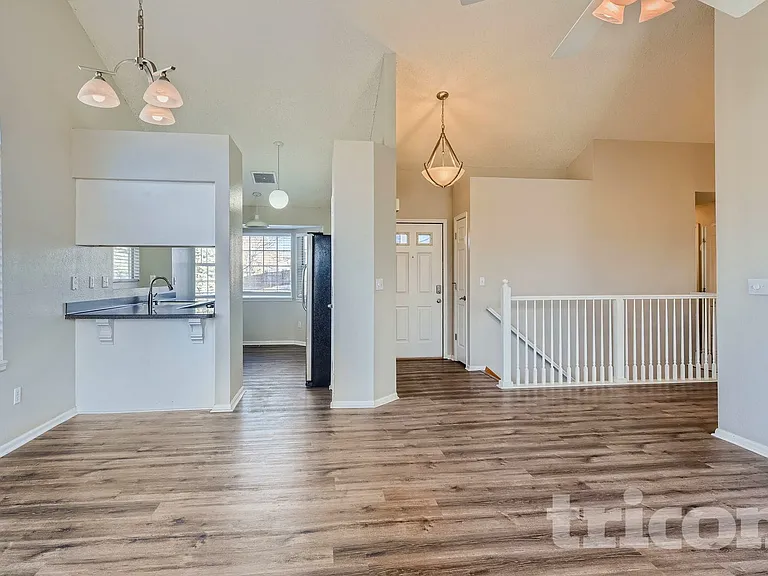 995 Cobblestone Dr — Photo 14