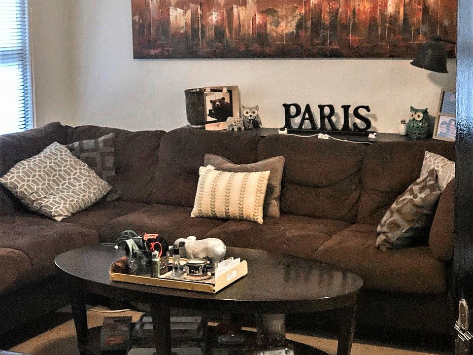 1st image of 518 W Cornelia Ave #209