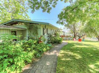 302 Hilltop Rd, Talent, OR 97540