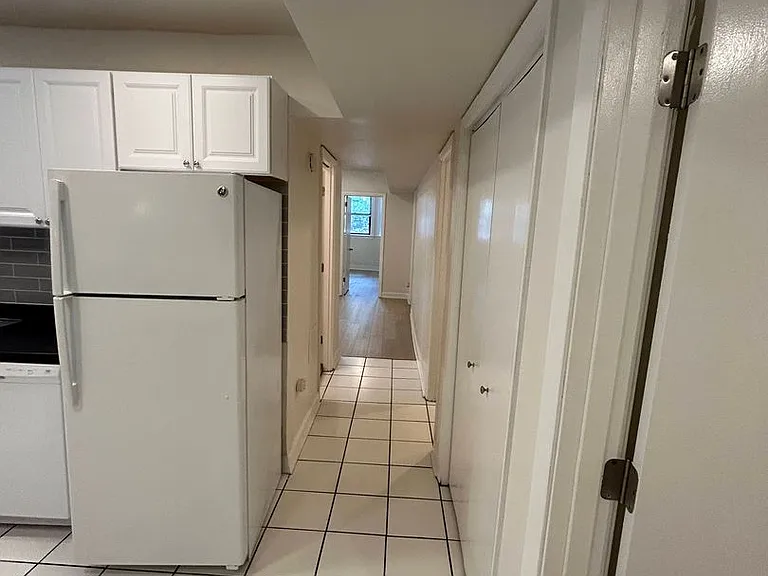 725 S Loomis St — Photo 5