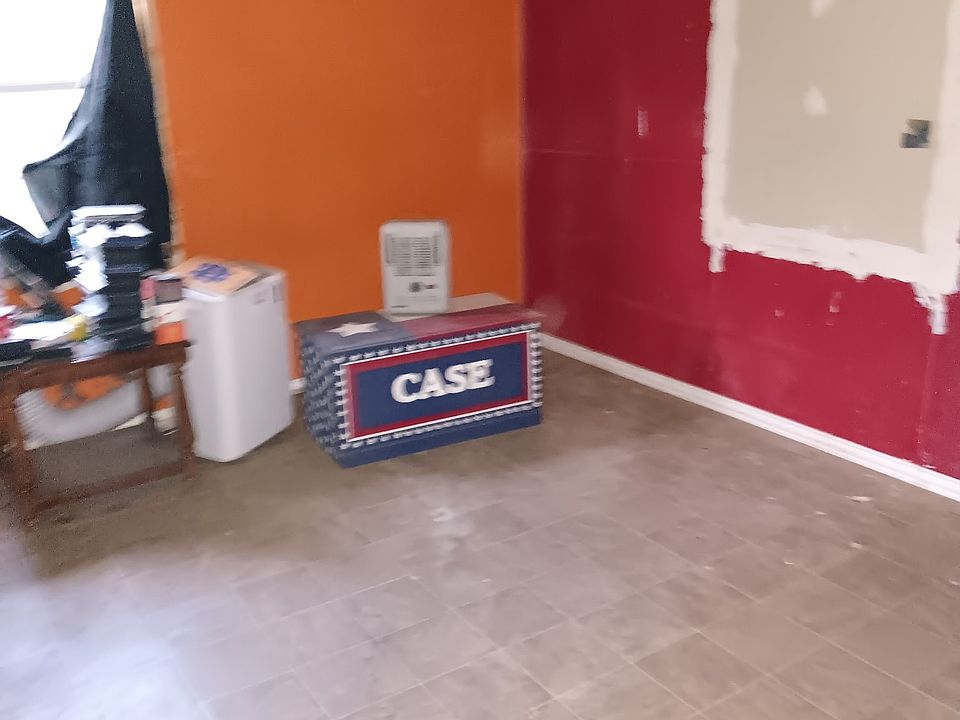 2nd image of 2560 Peak St