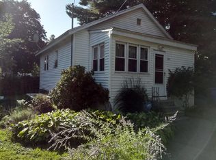 184 Monrovia St, Springfield, MA 01104