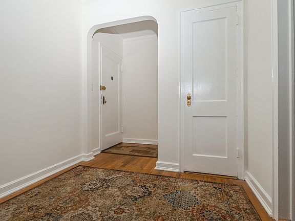 4th image of 106 Woodside Grn APT 2C