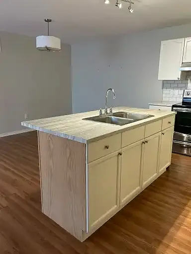 2 bed, 1.0 bath, $2,400 — Photo 4