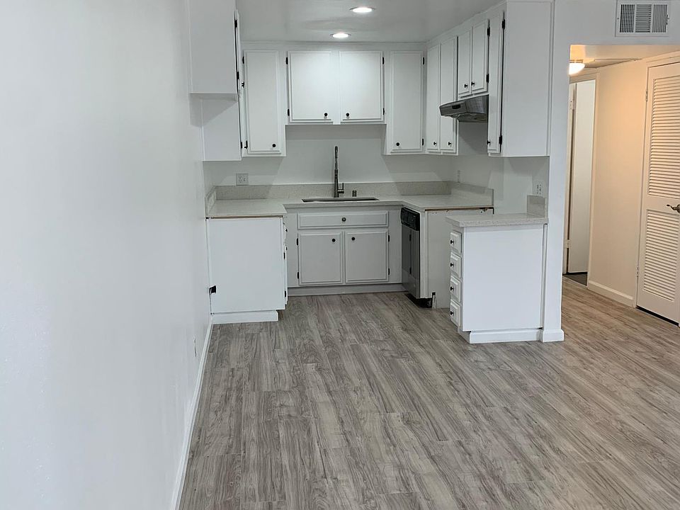 1st image of 1614 E Chevy Chase Dr APT 5