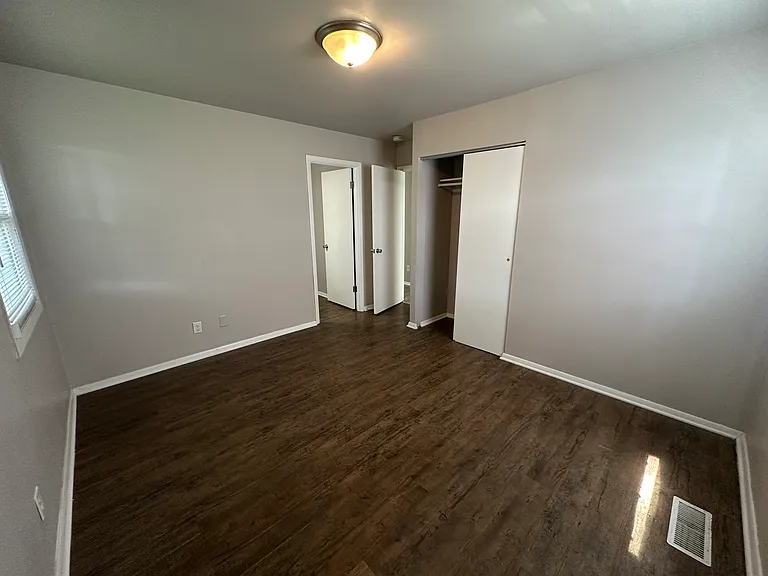 7730 Rhode Island Ct — Photo 4