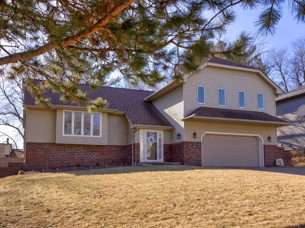 4610 Western Hills Dr, West Des Moines, IA 50265