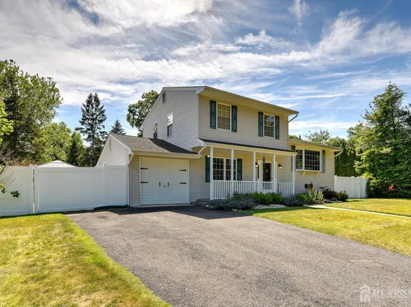 17 Sand Rd, Milltown, NJ 08850